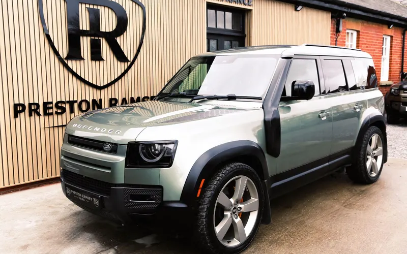 Land Rover Defender 110 3.0 D300 MHEV SE Auto 4WD Euro 6 (s/s) 5dr