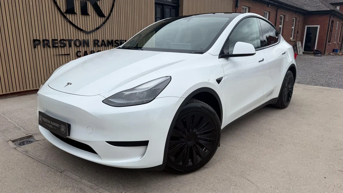 2024 TESLA MODEL Y